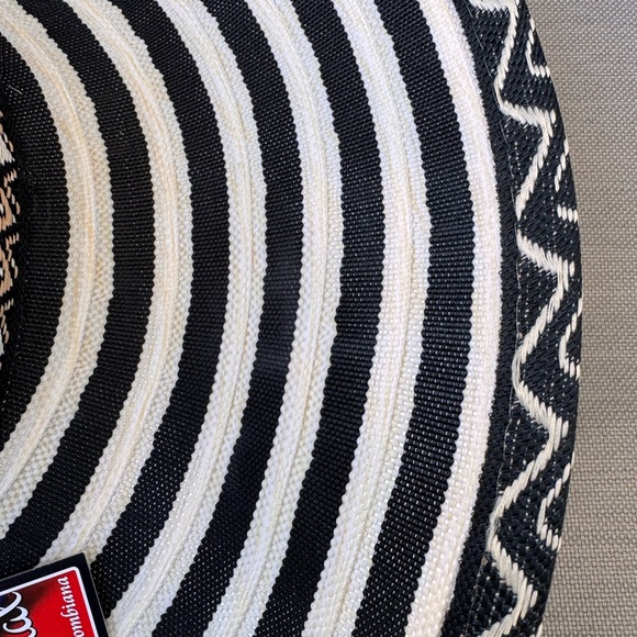 Black and White Striped unisex Hat, Colombian Vueltiao Hat - Picture 4 of 7